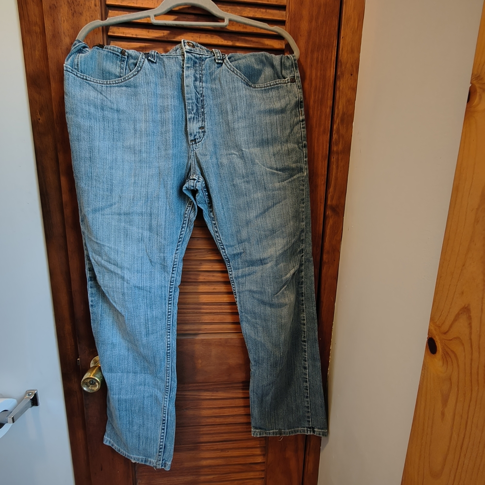 Lee Men's Straight Jeans in Light Wash Blue